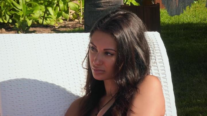 برنامج حار جدًا في التعامل معها الموسم الثالث الحلقة 10 مترجم للكبار فقط +18